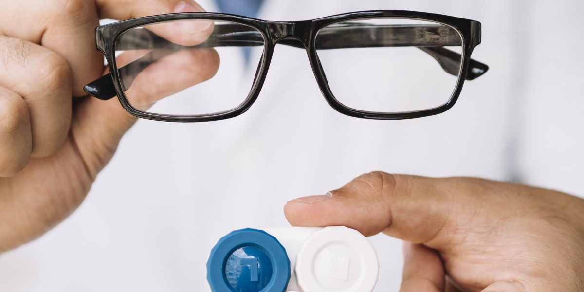 Ophthalmic Lenses Market Size, Share, Trends & Growth Forecast 2033